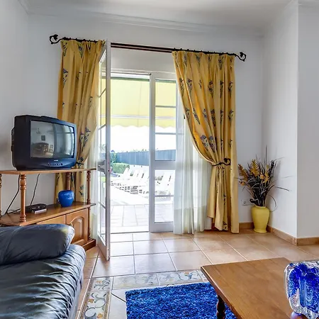 Bougainvilleas - Private Pool And Parking, Nearby