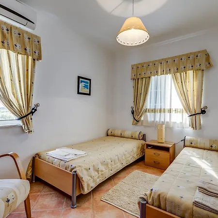 Gasthof Bougainvilleas 5 Bedrooms With Private Pool And Parking - 4*