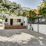 Bougainvilleas 5 Bedrooms With Private Pool And Parking -