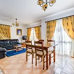 Bougainvilleas 5 Bedrooms With Private Pool And Parking - Gæstehus Altura