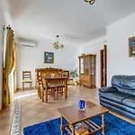 Bougainvilleas 5 Bedrooms With Private Pool And Parking - Gæstehus 4*