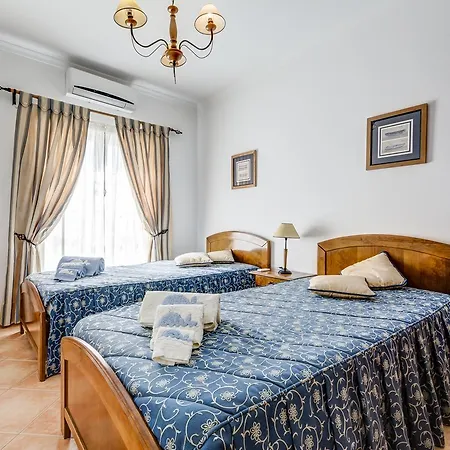 Bougainvilleas 5 Bedrooms With Private Pool And Parking - Affittacamere